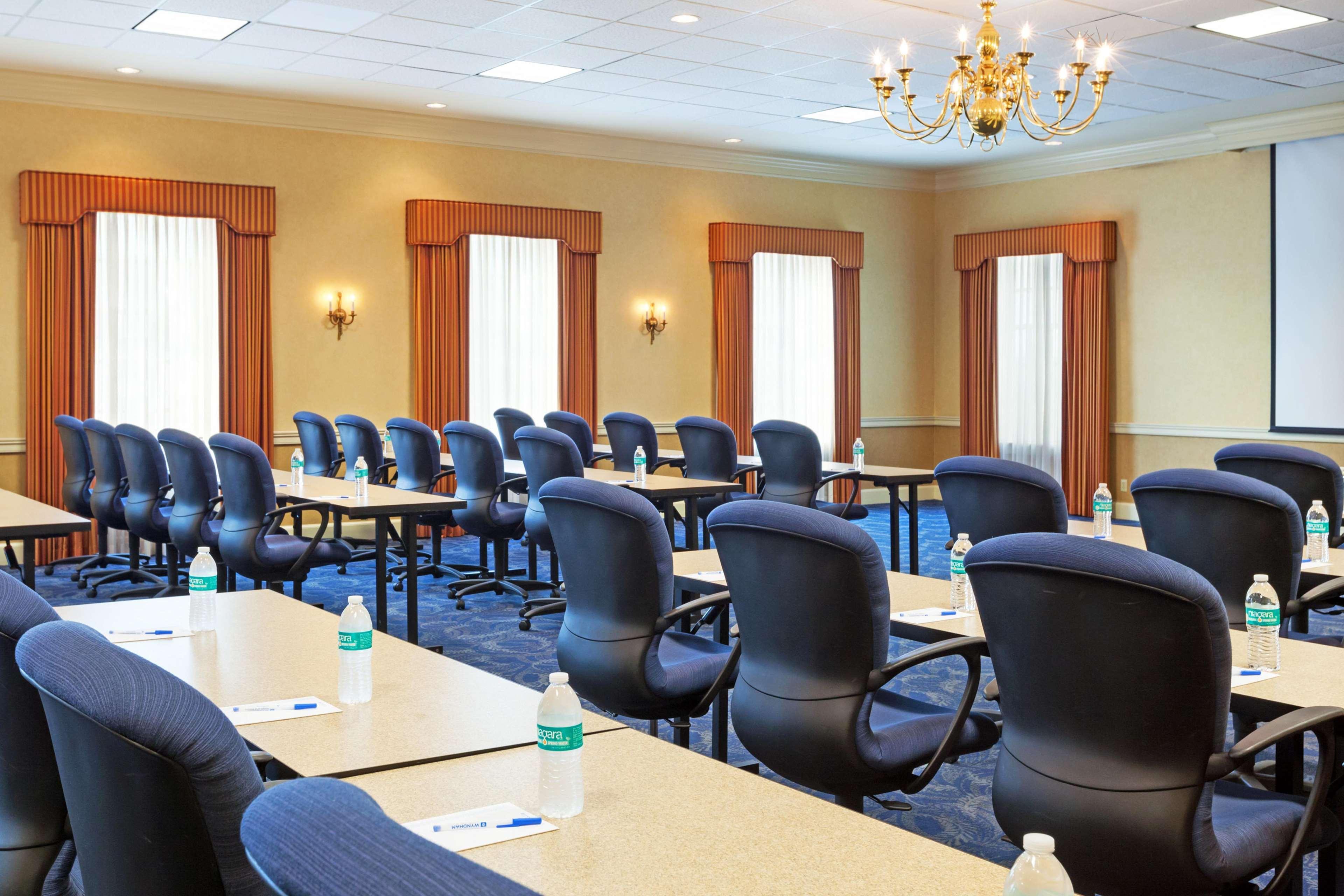 Virginia Crossings Hotel, Tapestry Collection By Hilton Glen Allen Εξωτερικό φωτογραφία